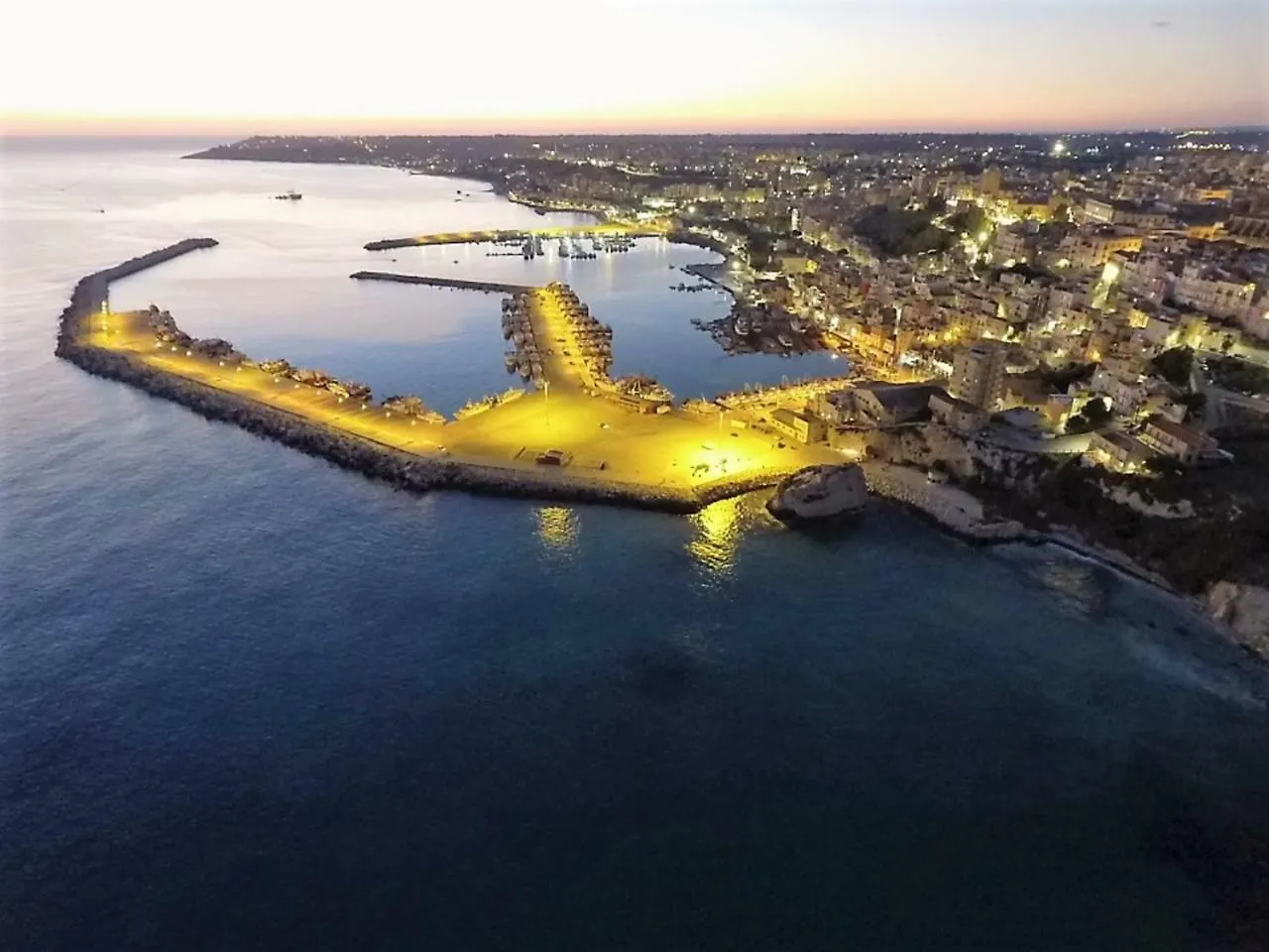 Two Room Apartment Near The Beach Case San Marco İtalya
